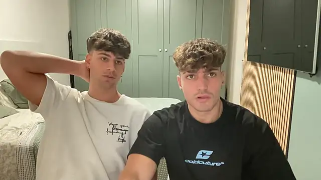 italianboy092's cam snapshot