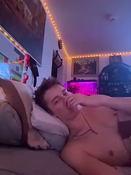 Toyjungee's cam snapshot