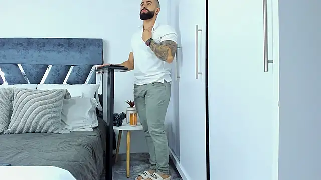 Zack_Froone's cam snapshot