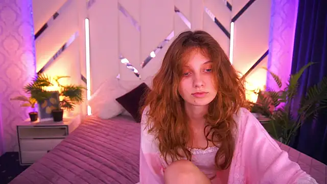 CuteeFoxy's cam snapshot