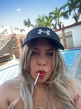 IsaSantoDomingo's cam snapshot