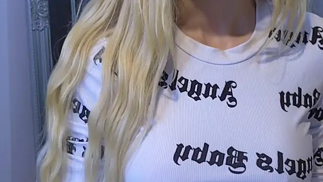 JuliaJuliette's cam snapshot