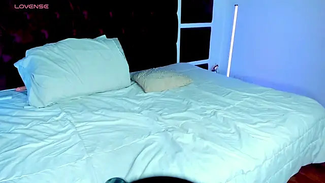 RossMildrey live sex cam