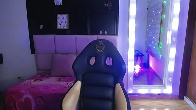 _Charlotte_Collins_ live sex cam