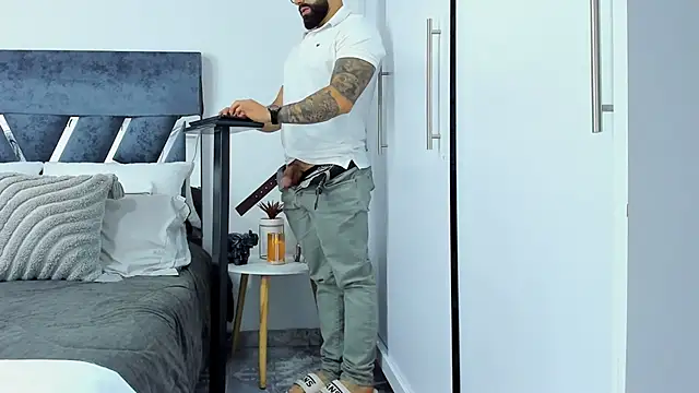 Zack_Froone live sex cam