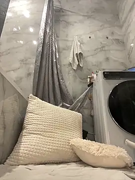 Kitty_Kisss live sex cam