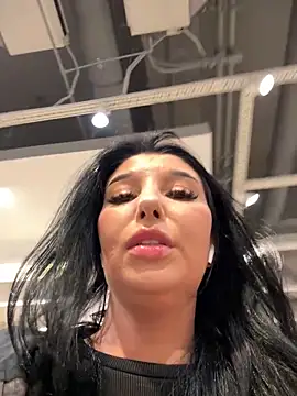 Tisha_Busty live sex cam