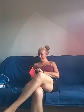 MILEIDE980 live sex cam