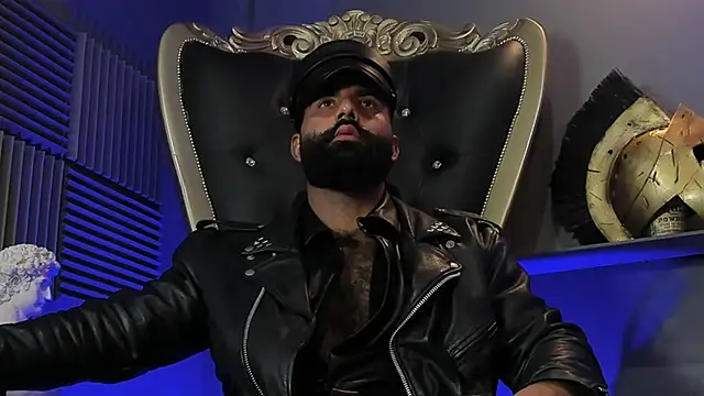 BeardAndrew live sex cam