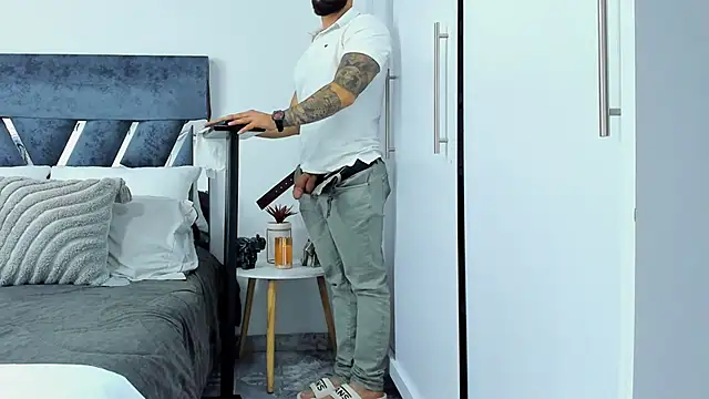 Zack_Froone live sex cam