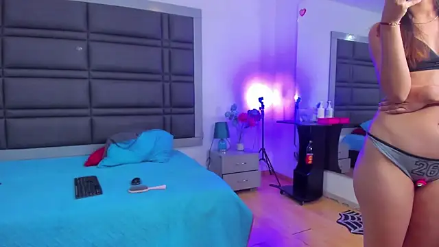 Aliss_Aron's cam snapshot