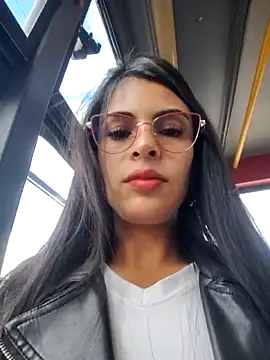 Astrid-- live sex cam