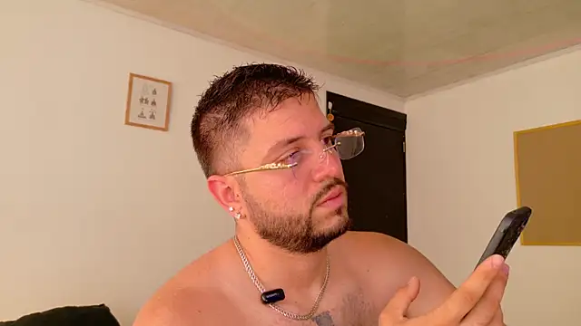 TomSloam's cam snapshot