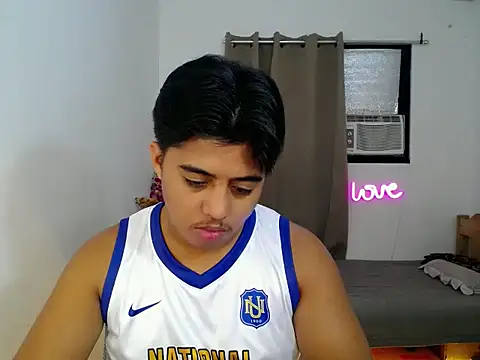 Hugecock2hundle_intown's cam snapshot