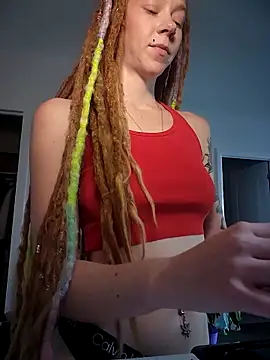 LucidLucy's cam snapshot