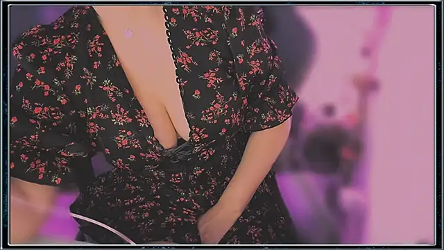 MonsteraWhite's cam snapshot