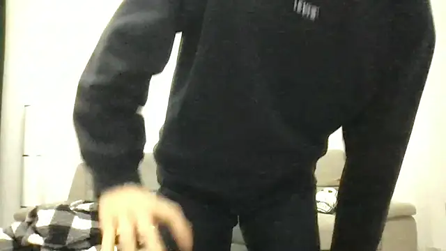 LukaShyGuy live sex cam