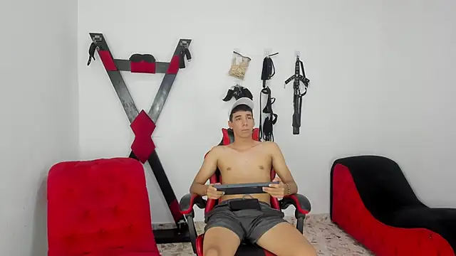 Harry_LatinBoy's cam snapshot