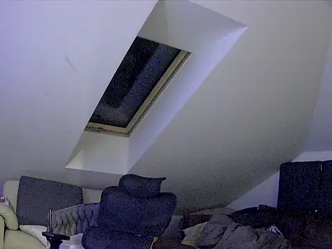 gryzoon's cam snapshot