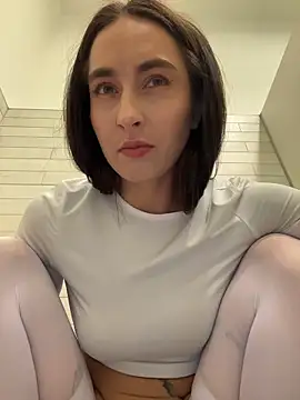 Holly_Play's cam snapshot