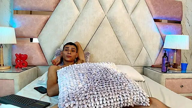 Zoelucas live sex cam