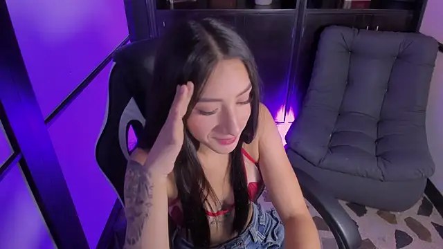 AlliceCopper's cam snapshot