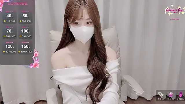 Yuuuuuly live sex cam