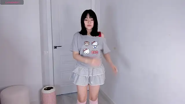 hee_young11's cam snapshot