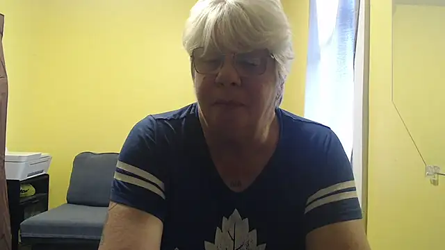 canadiancougar1965's cam snapshot