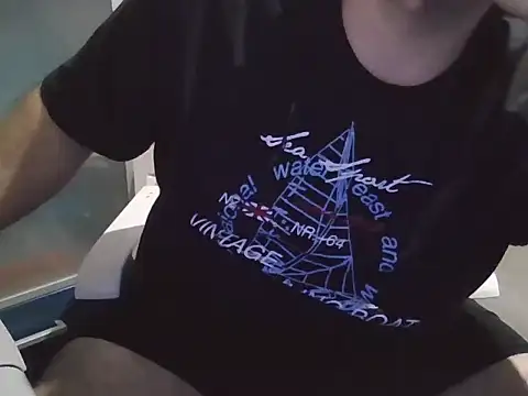 iron_boy80 live sex cam