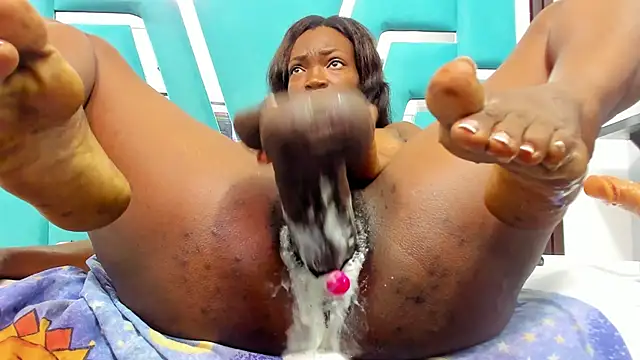 ebony_valentina live sex cam