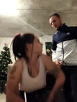 MickNanaa live sex cam