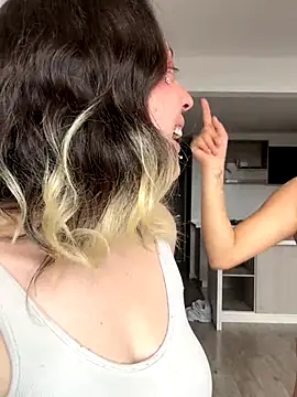 Enyeld_ruru live sex cam