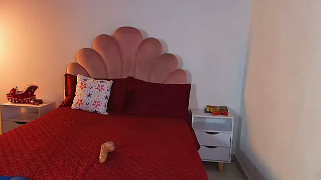 MiaColucci18's cam snapshot