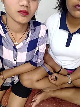 Unique_MomandDaughterrs live sex cam