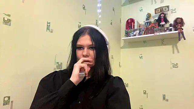 TraceeSchutt's cam snapshot