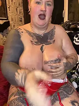 DamagedGoddessX's web cam