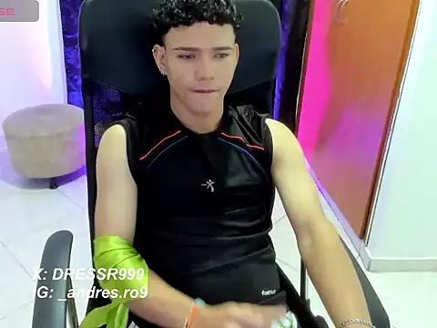 secret_justin7's cam snapshot