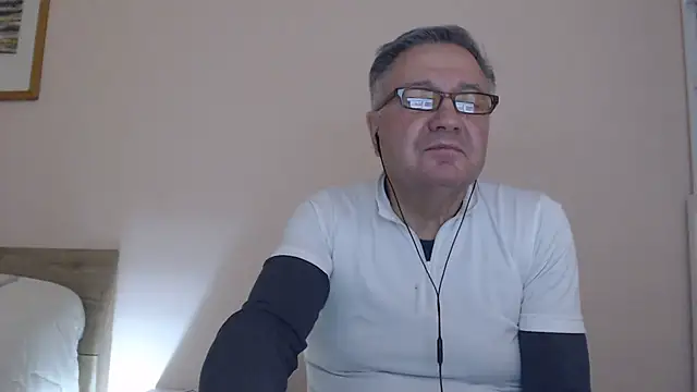 YOU6me's cam snapshot