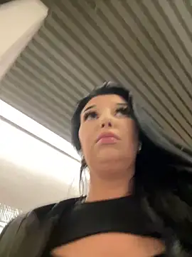 Tisha_Busty live sex cam