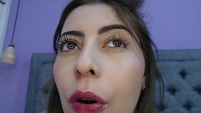 LilaSuni live sex cam