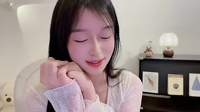 Onechestnut's cam snapshot