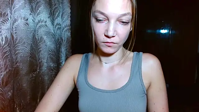 EmillyPlay live sex cam
