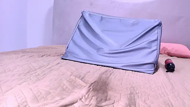 kira_mz live sex cam