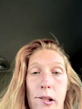 GoldenFlameGoddess live sex cam