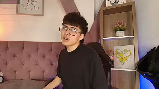 PepperTwink live sex cam