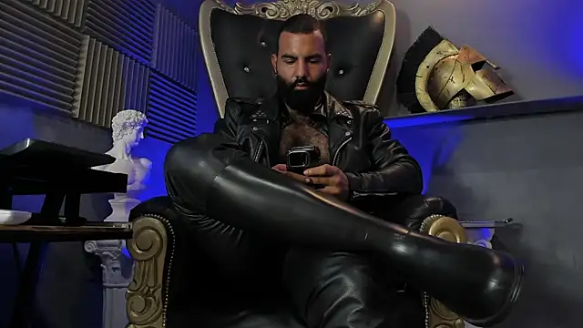 BeardAndrew live sex cam