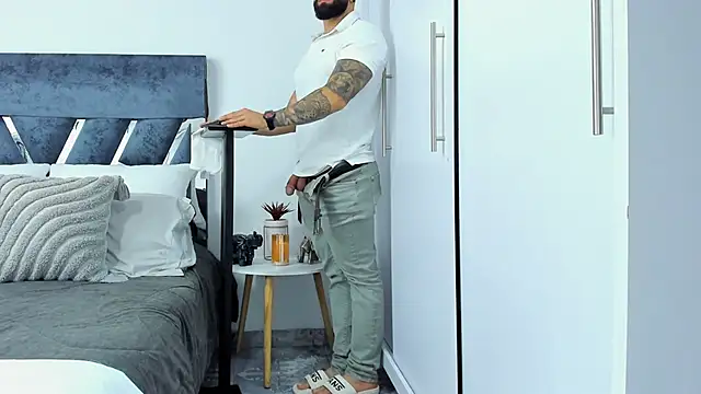 Zack_Froone live sex cam