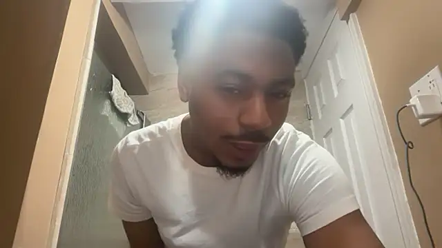 Yungandhungd's cam snapshot