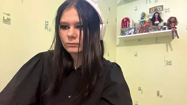 TraceeSchutt's cam snapshot